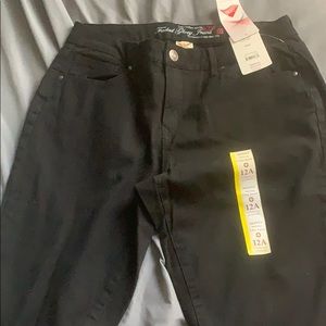 Black Skinny Mid rise Jeans Never Worn